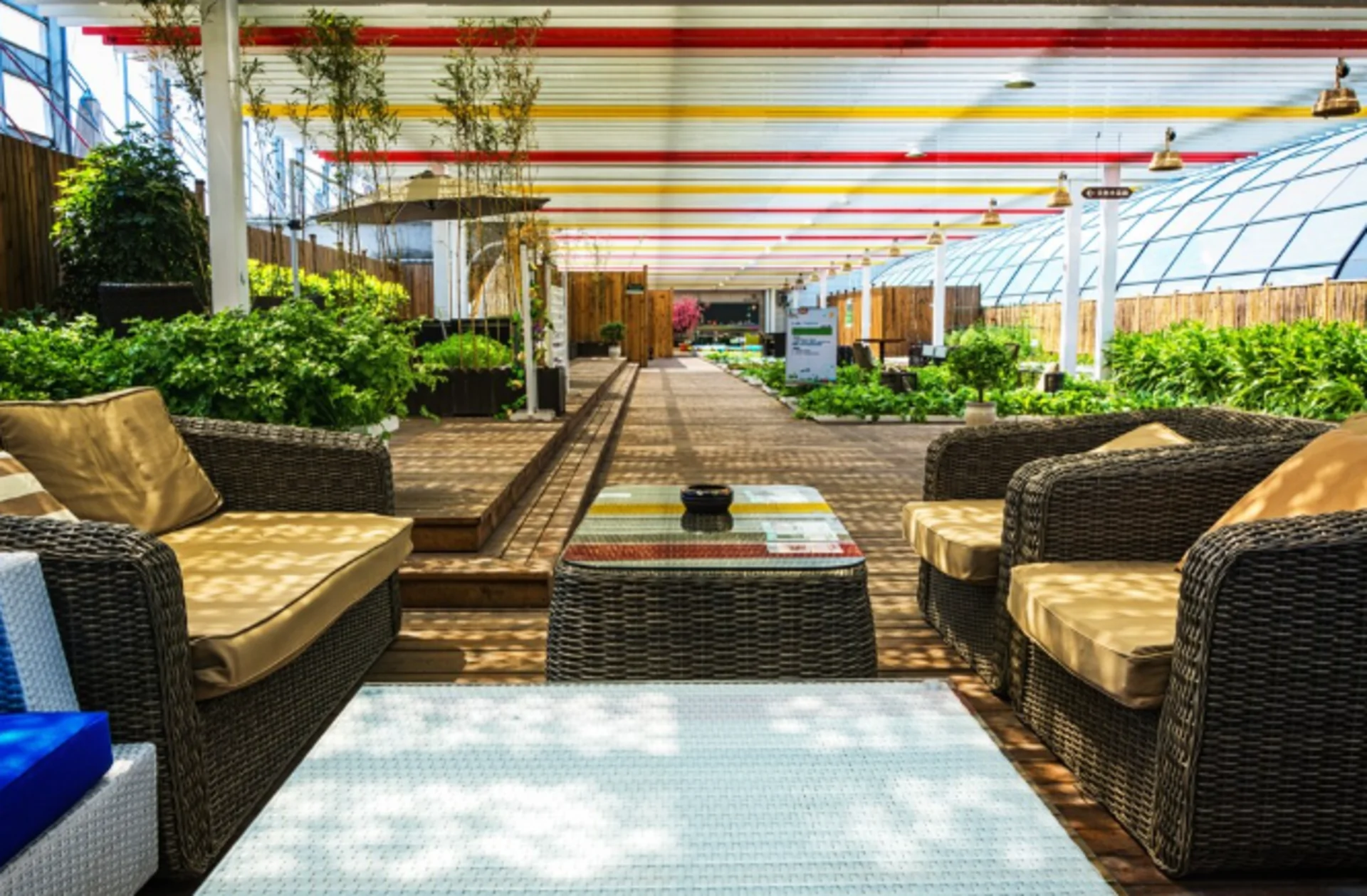 restaurant & cafe restaurant & cafe