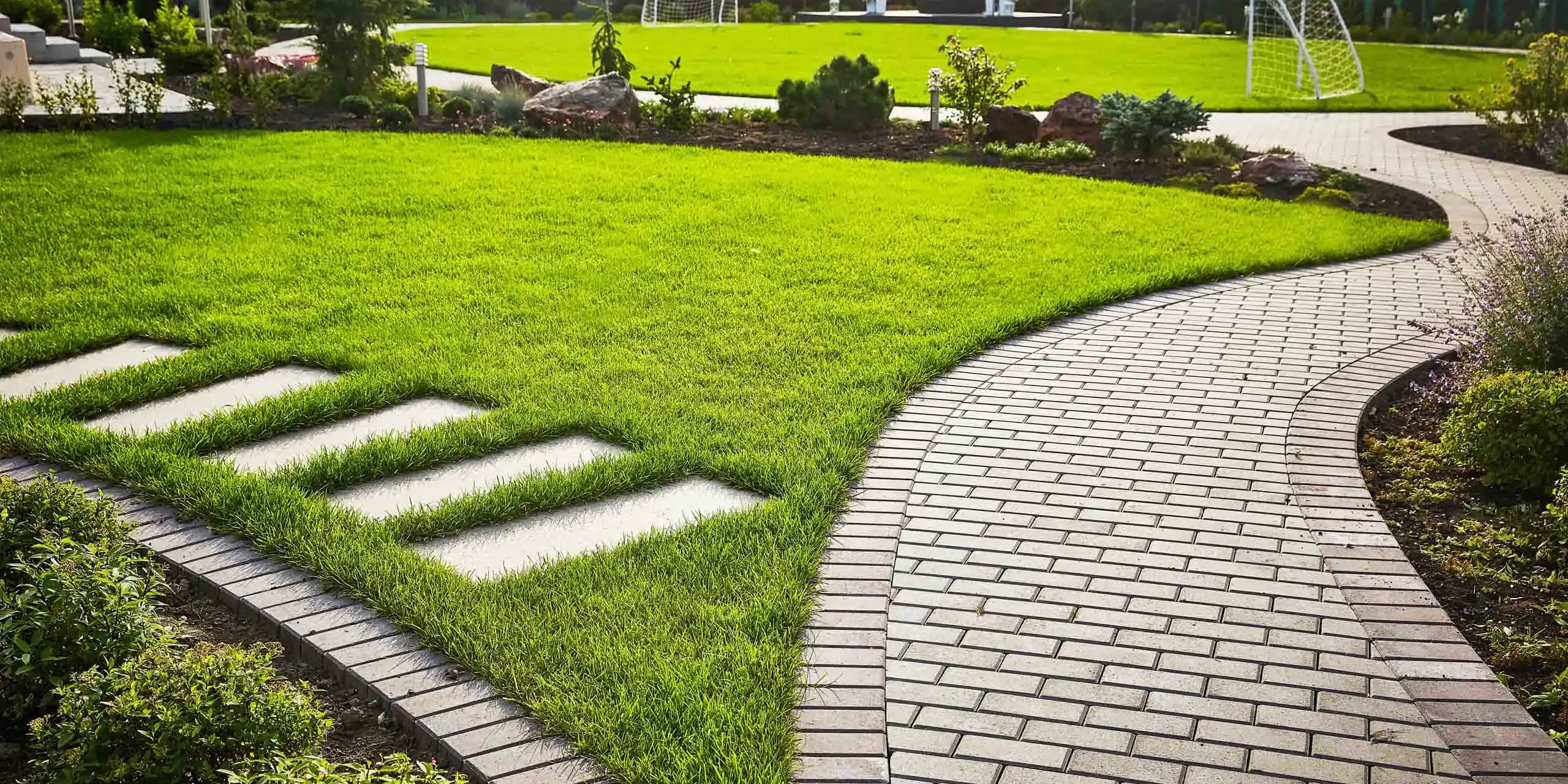 Houston, TX Commercial Landscape Maintenance Company